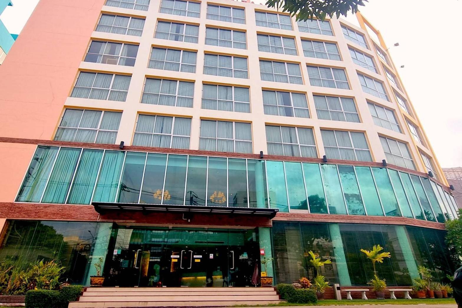 Lantana Resort Hotel Bangkok Exterior photo